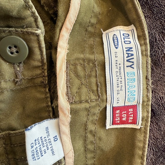 Set of 2 Women's Cotton Pants - size 10 white and Olive green - Picture 3 of 5